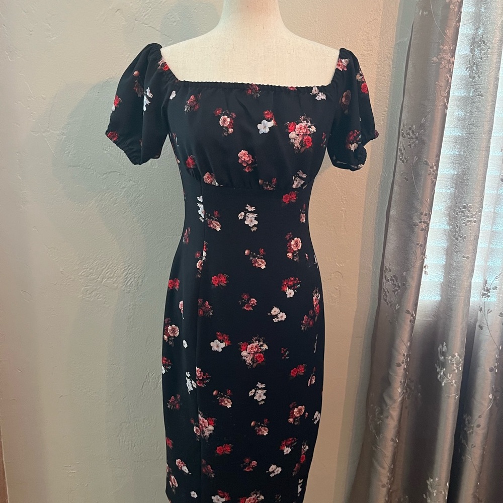 Gianni Bini Size 6 Square Neck Sheath Dress